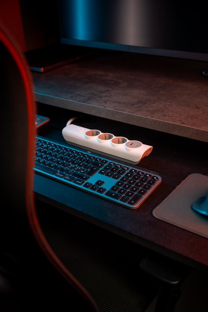 Skjøteledning 3-veis & USB porter hvit 2
