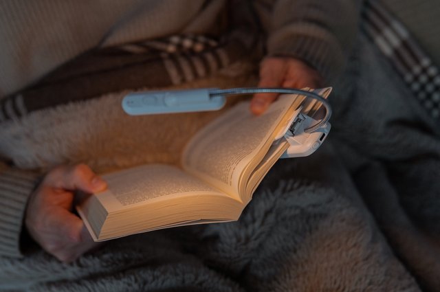Clip Flip-light LED oppladbar boklys 7cm blå, bilde 8 av 8