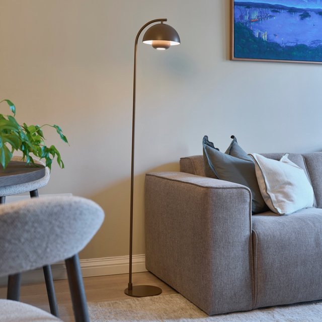 Myla LED oppladbar gulvlampe 145cm brun, bilde 1 av 4