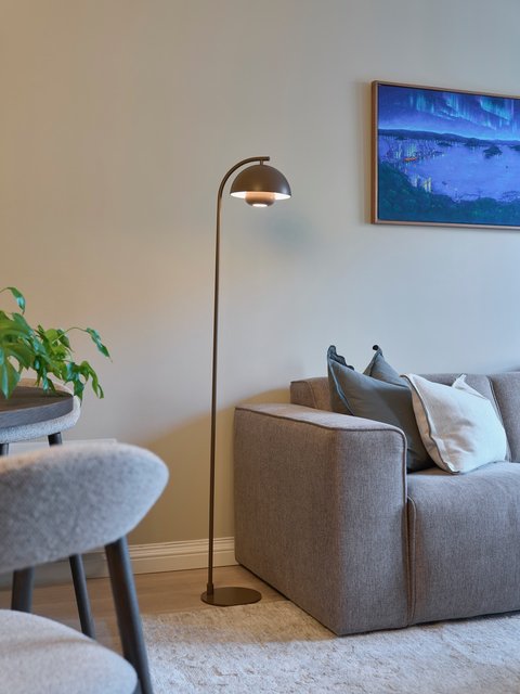 Myla LED oppladbar gulvlampe 145cm brun, bilde 4 av 4