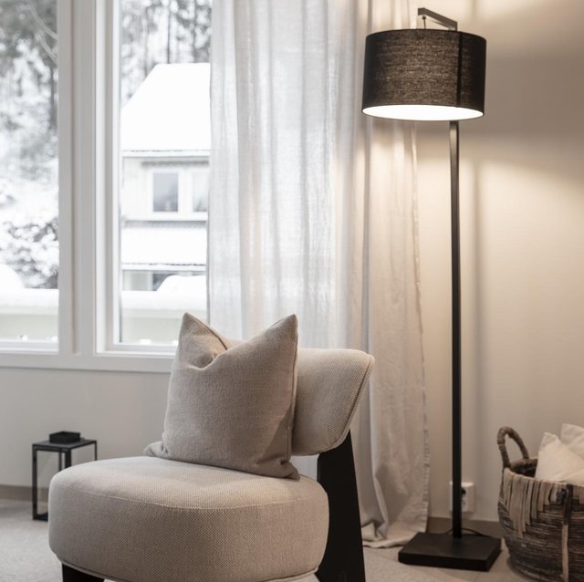 David gulvlampe 175cm sort 2