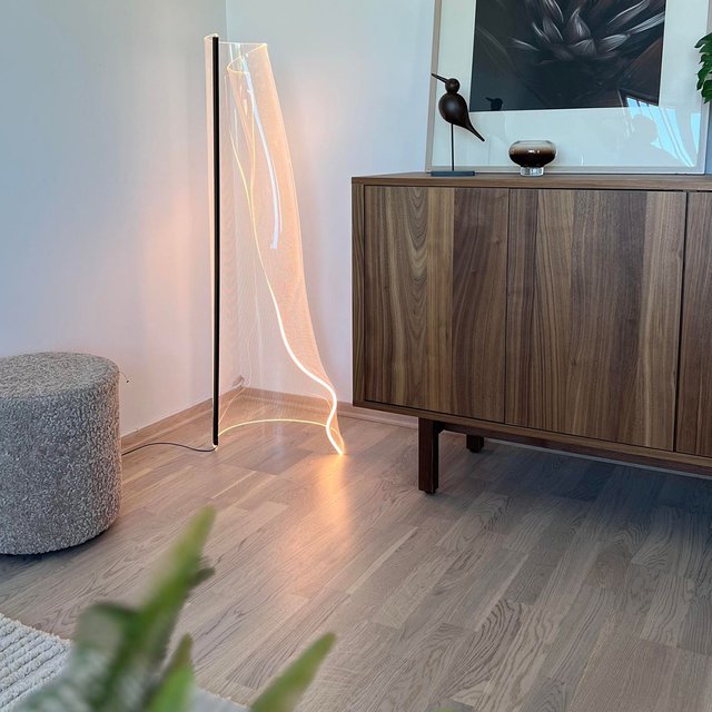Shape LED gulvlampe 120cm klar, bilde 1 av 9
