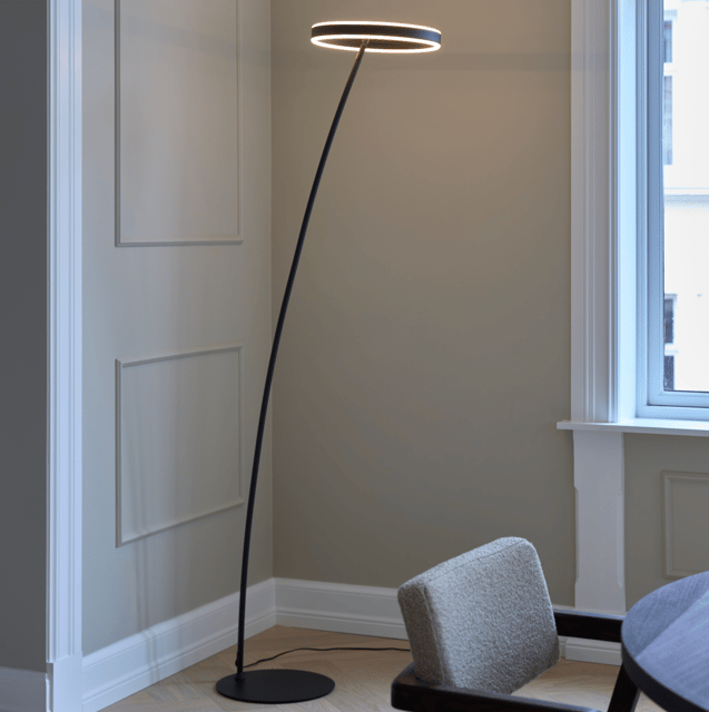 Orbit O-sirkel LED gulvlampe 175cm sort 1