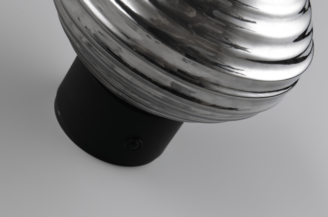 Earl LED oppladbar vegglampe 15,5cm smoke, bilde 3 av 5