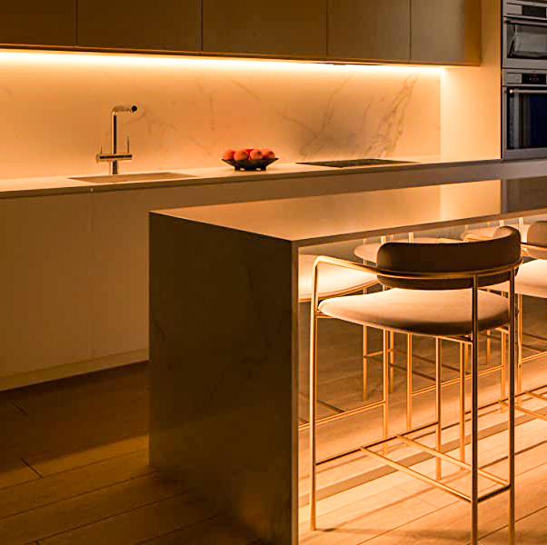 LED Strip med fjernkontroll WarmDim 5m, bilde 1 av 8