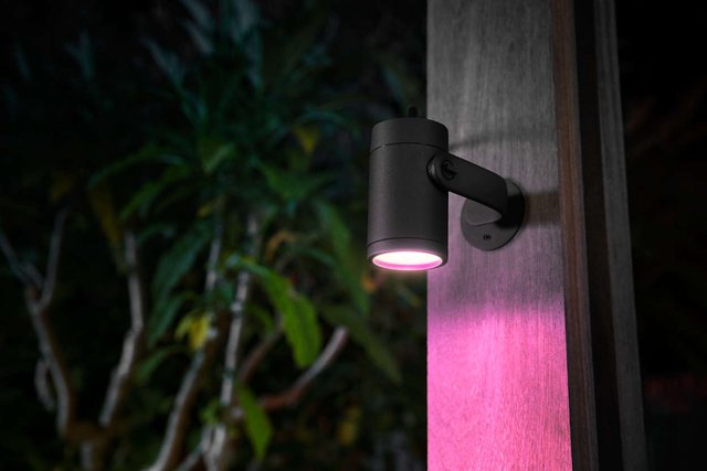 Hue Lily utelampe spot IP65 sort, bilde 3 av 3