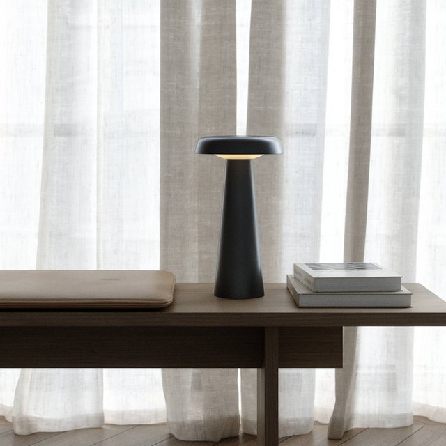 Arcello LED bordlampe oppladbar IP54 grå 1