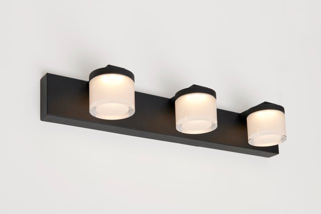 Vilmer LED vegg baderomslampe IP21 48cm sort 2