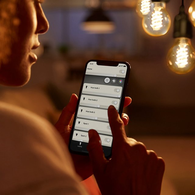 Hue E27 normal Bluetooth dimbar 7W amber 3