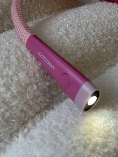 Neck Light LED oppladbar leselampe rosa 2